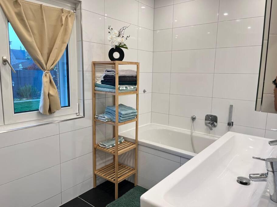 Villa Noah's House - Messe And Airport *