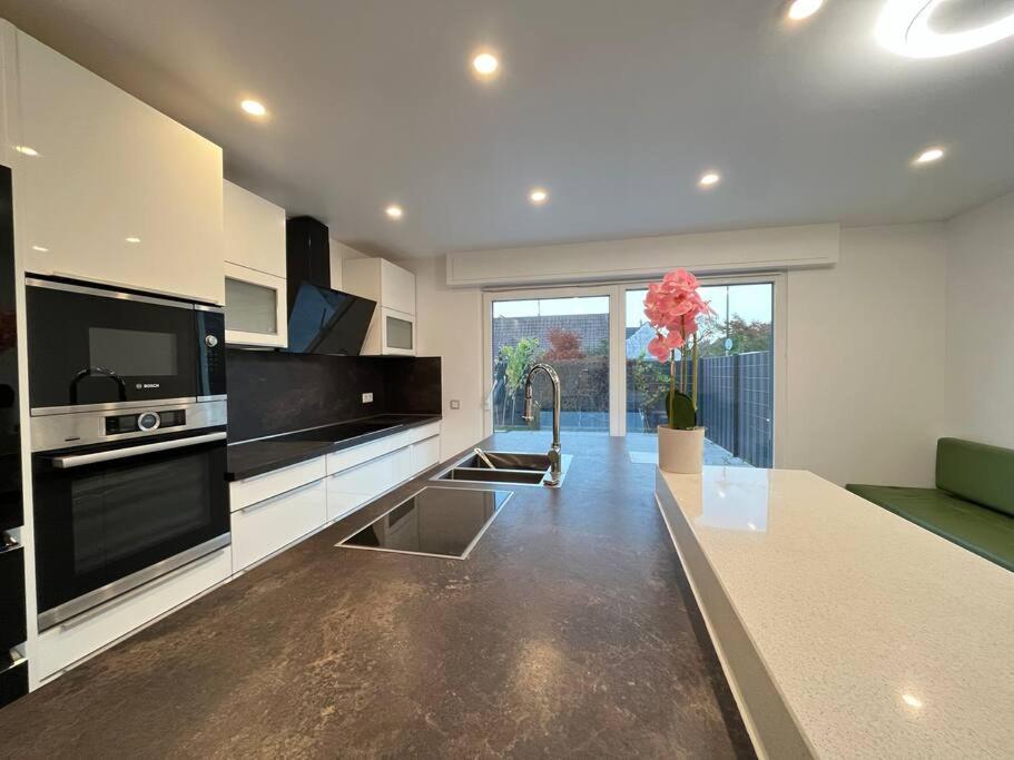 Noah's House - Messe And Airport Düsseldorf